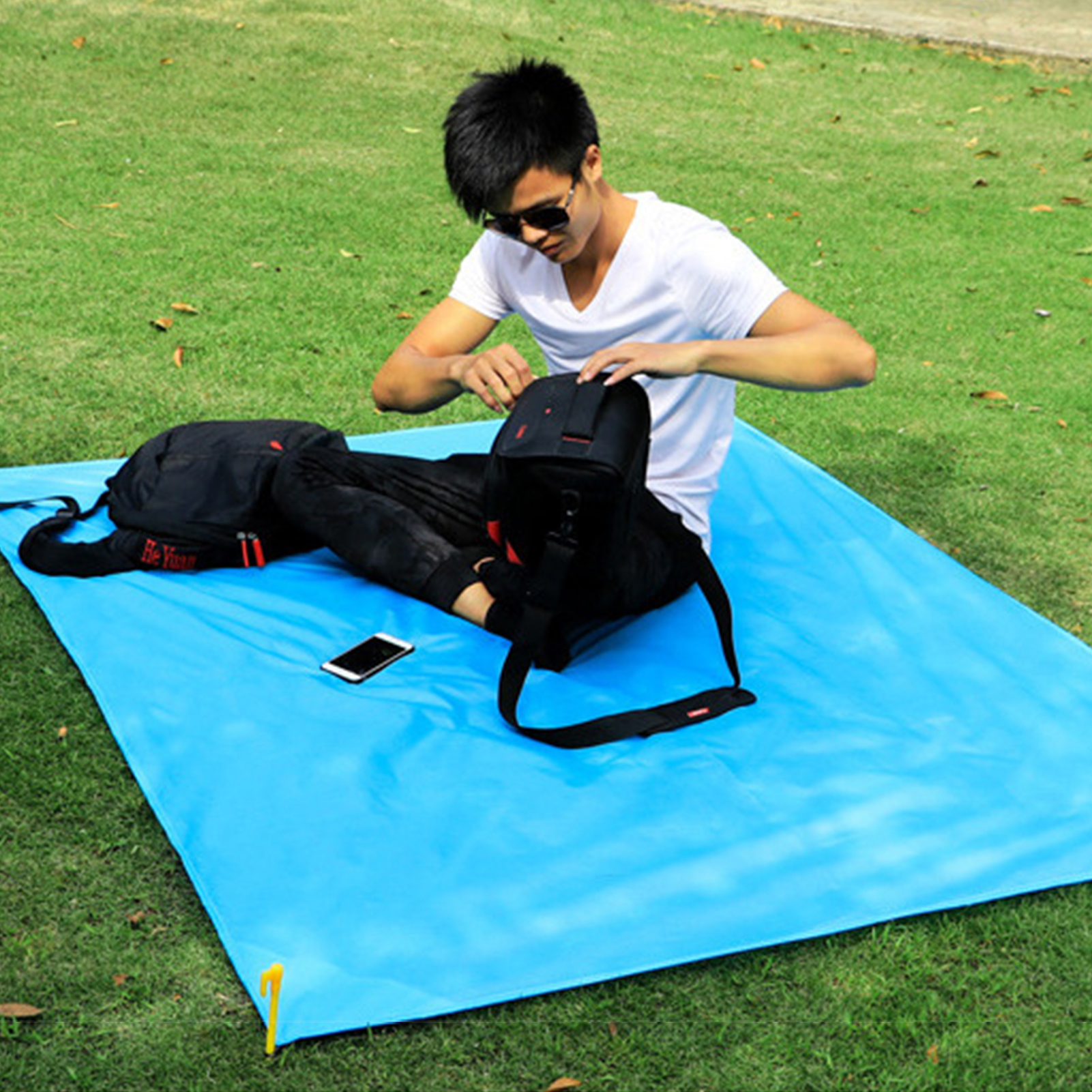Extra Large Waterproof Picnic Blanket Travel Outdoor Beach Camping Soft Mat Rug 